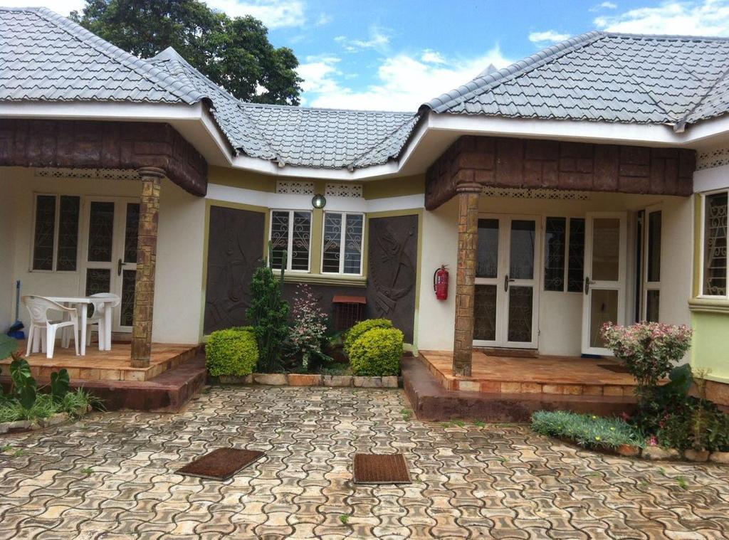 Prestige Resort Cottages Entebbe Exterior photo